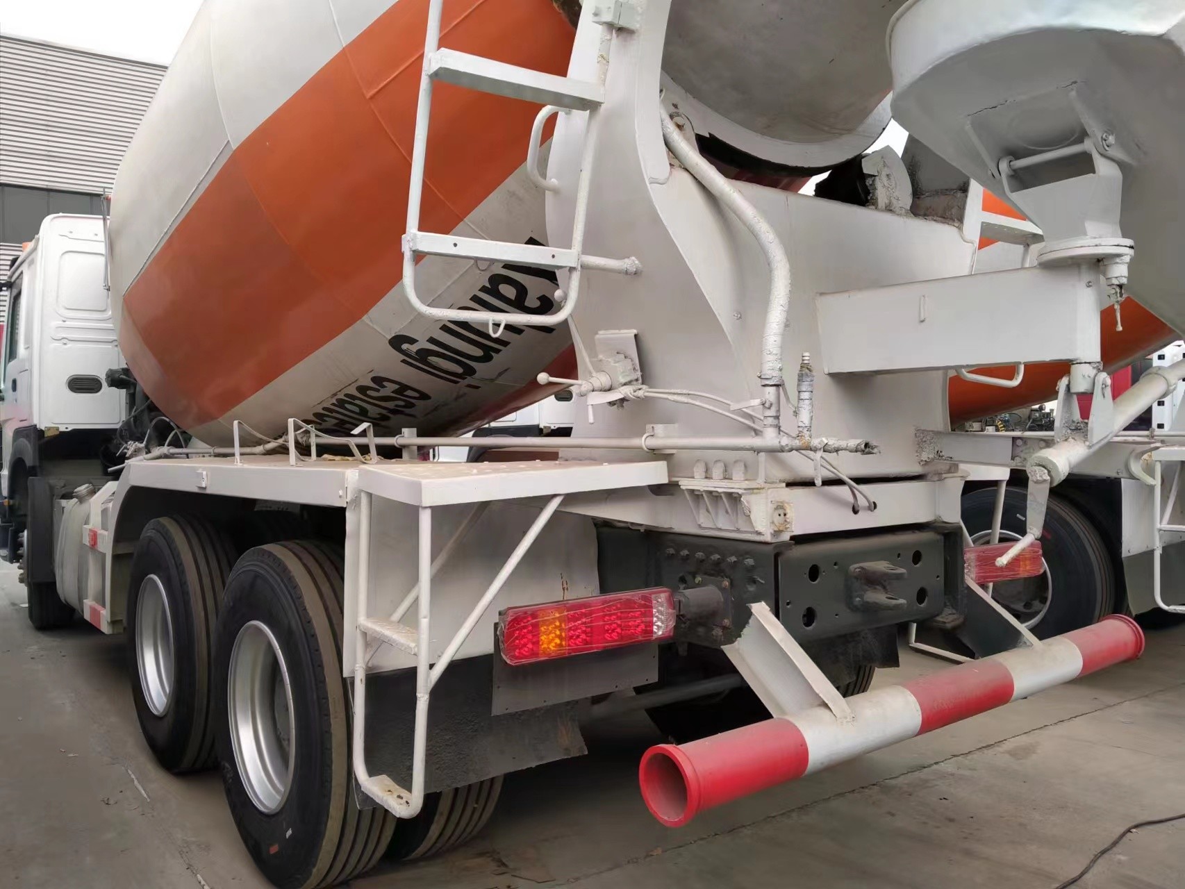 10cbm Concrete Mixer Truck 10000 Liters Sinotruk Howo TX 6*4 Chassis Euro 3 Emission Use In Afirca