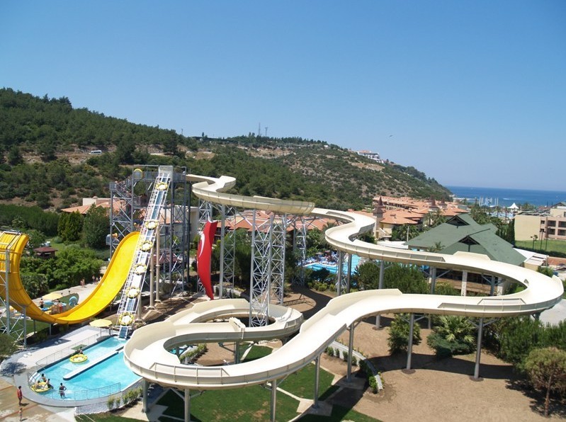 Colorful Aqua Park Equipment , Custom FPR Water Park Large Water Slides