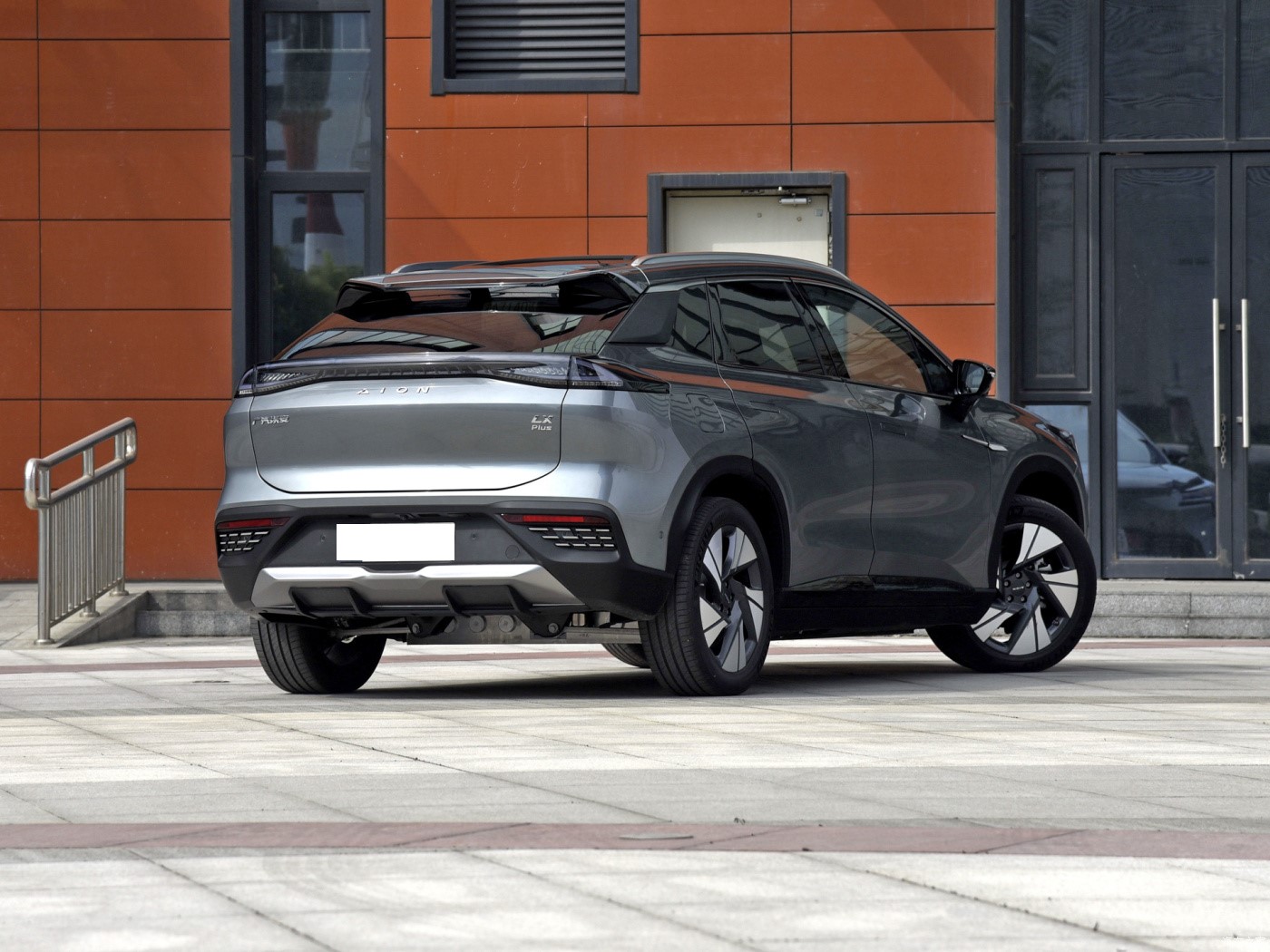 2024 AION LX PLUS 80 Zhizun Edition Auto Drive Electric Vehicle Ternary Lithium Battery and 180kW Total Motor Power