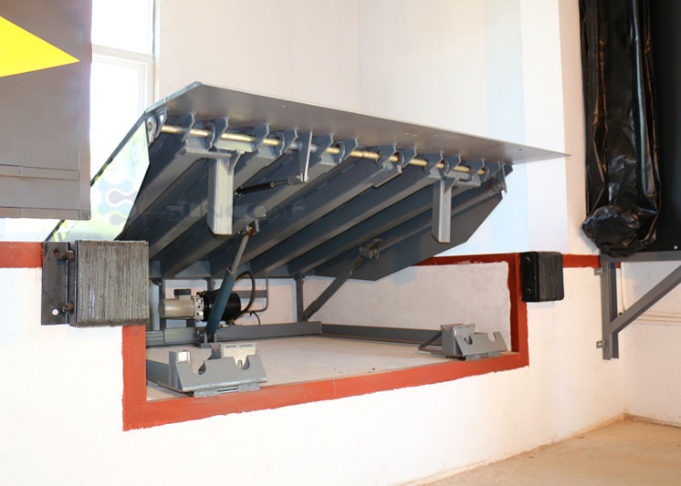 Outside Loading Unloading Area Hydraulic Dock Leveler 50HZ With Push Button