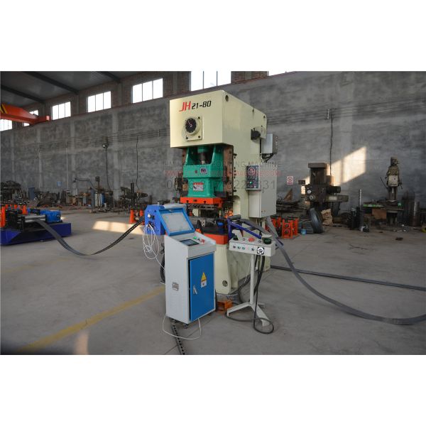 Photovoltaic Mounting Roll Former Machine Reducer Drive Flying Saw Cutting