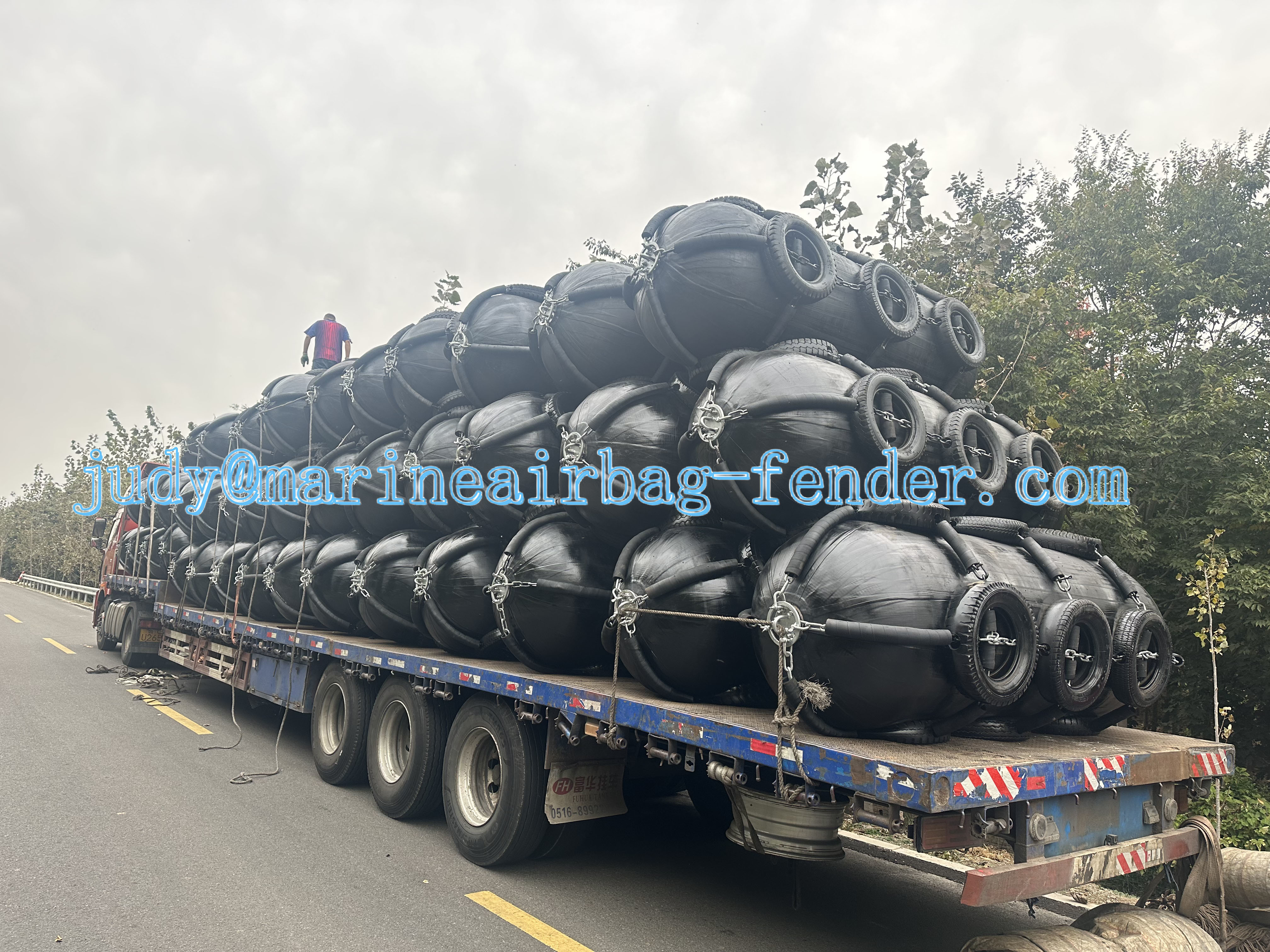 High Tensile Inflatable Rubber Fender Marine For Offshore Applications Easy Working