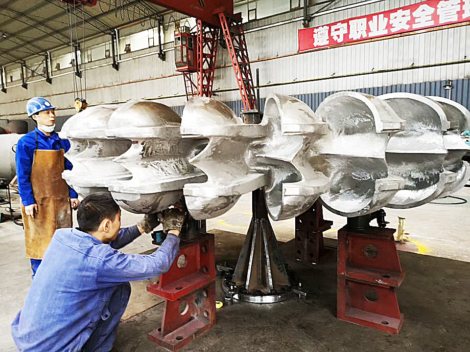 Power Output 200kw-20mw Pelton Type Turbine Generator With Thyristor Excitation Mode