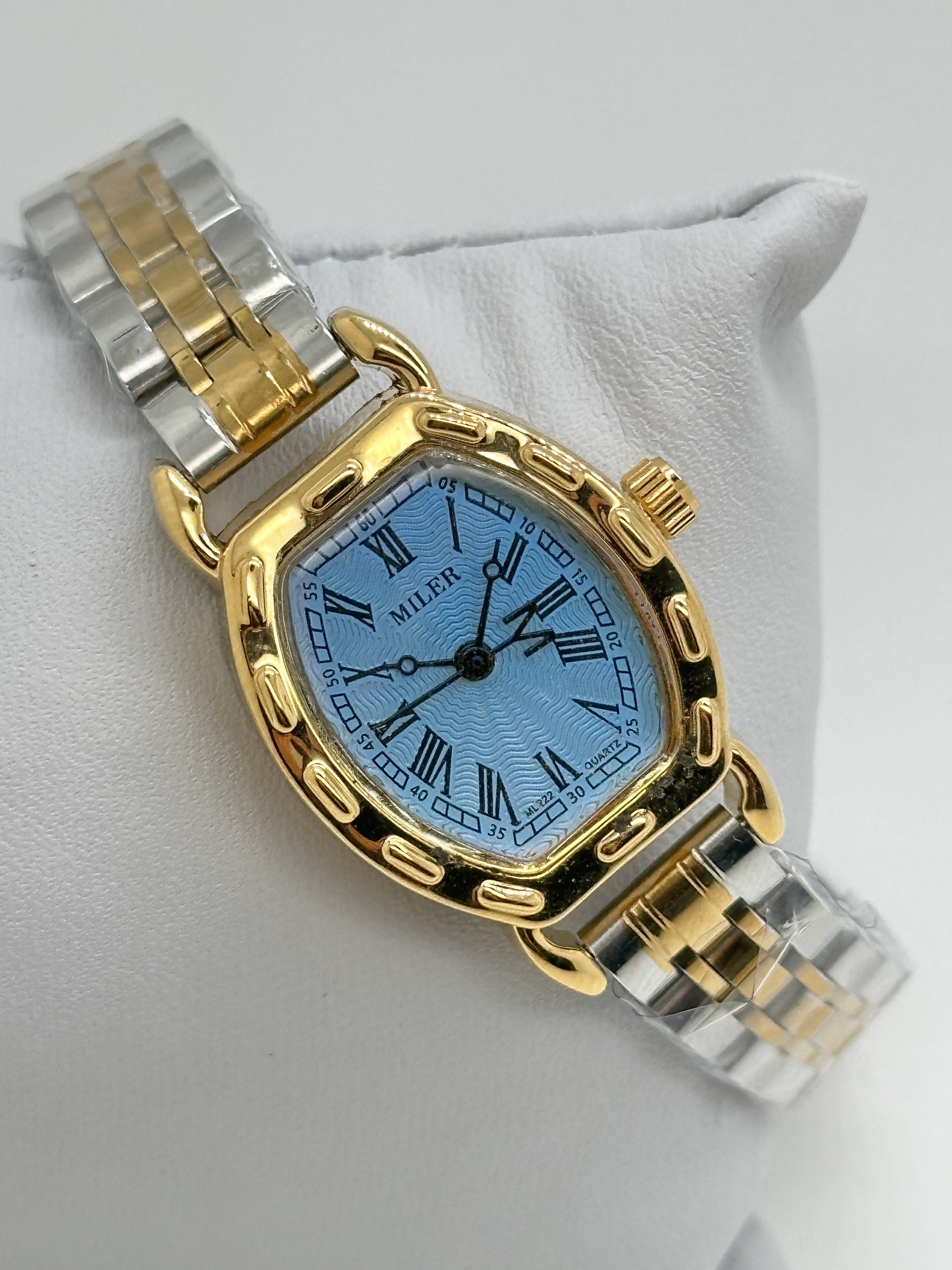 Analog Dial Quartz Sophisticated Watches For Men 30 Meter Water Resistance