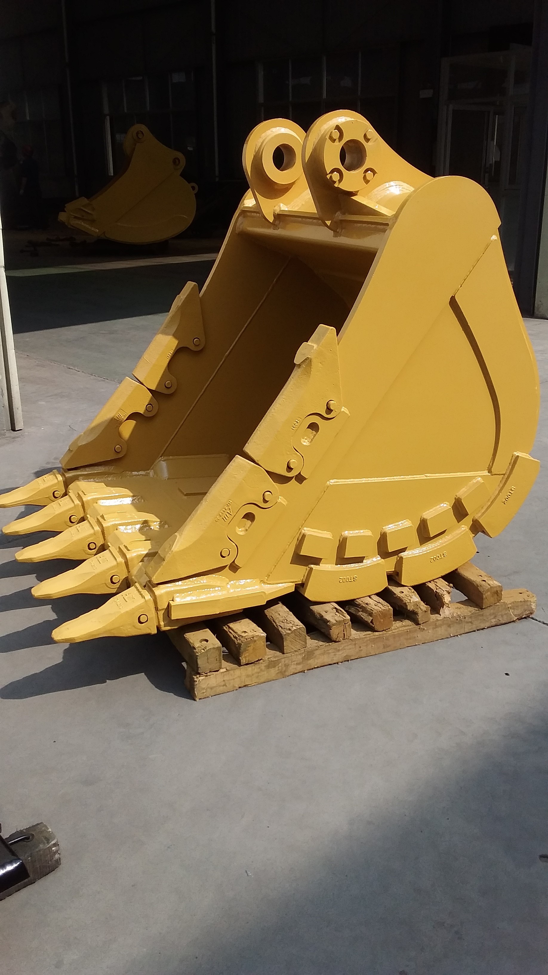 OEM Construction Machinery Bucket For Excavator 1400mm-2100mm Width