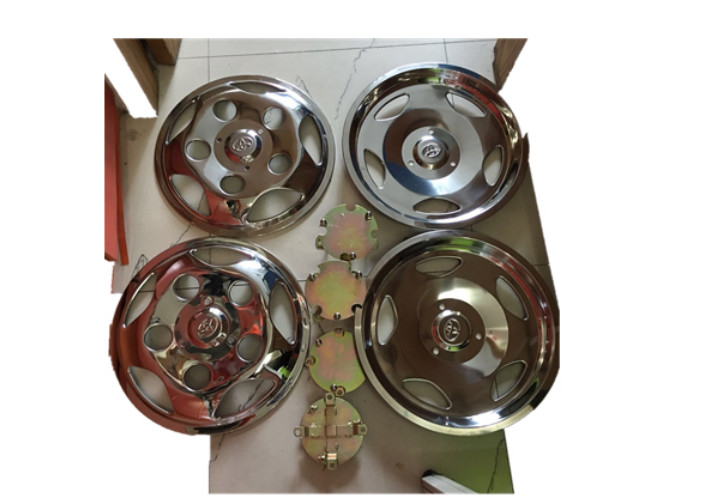 17 / 17.5 Inch Bus Wheel Cap , Stainless Steel Wheel Simulators 1 Mm Thickness