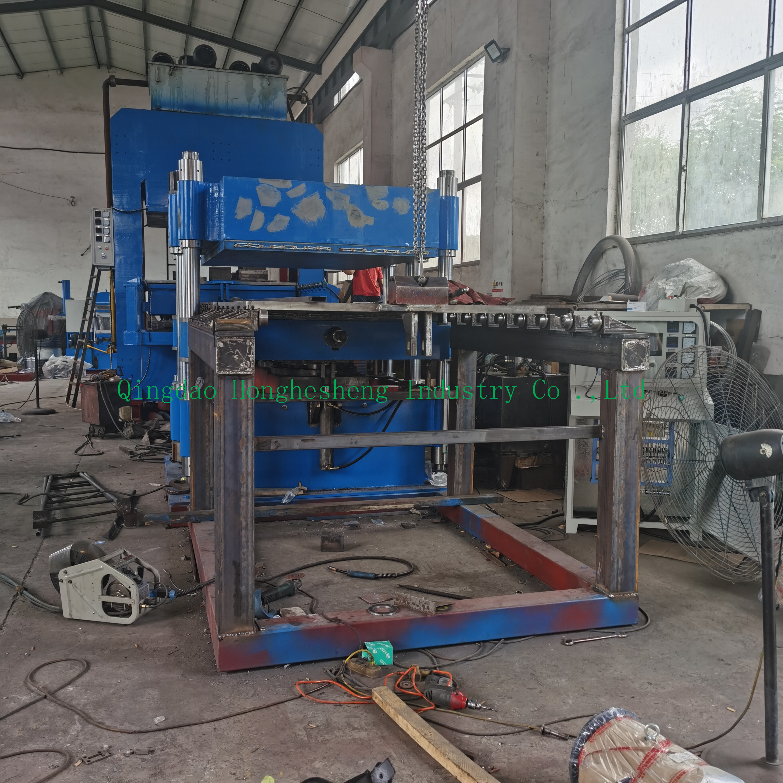 Six Column Type Plate Vulcanizing Press Machine Steam Heating 600T