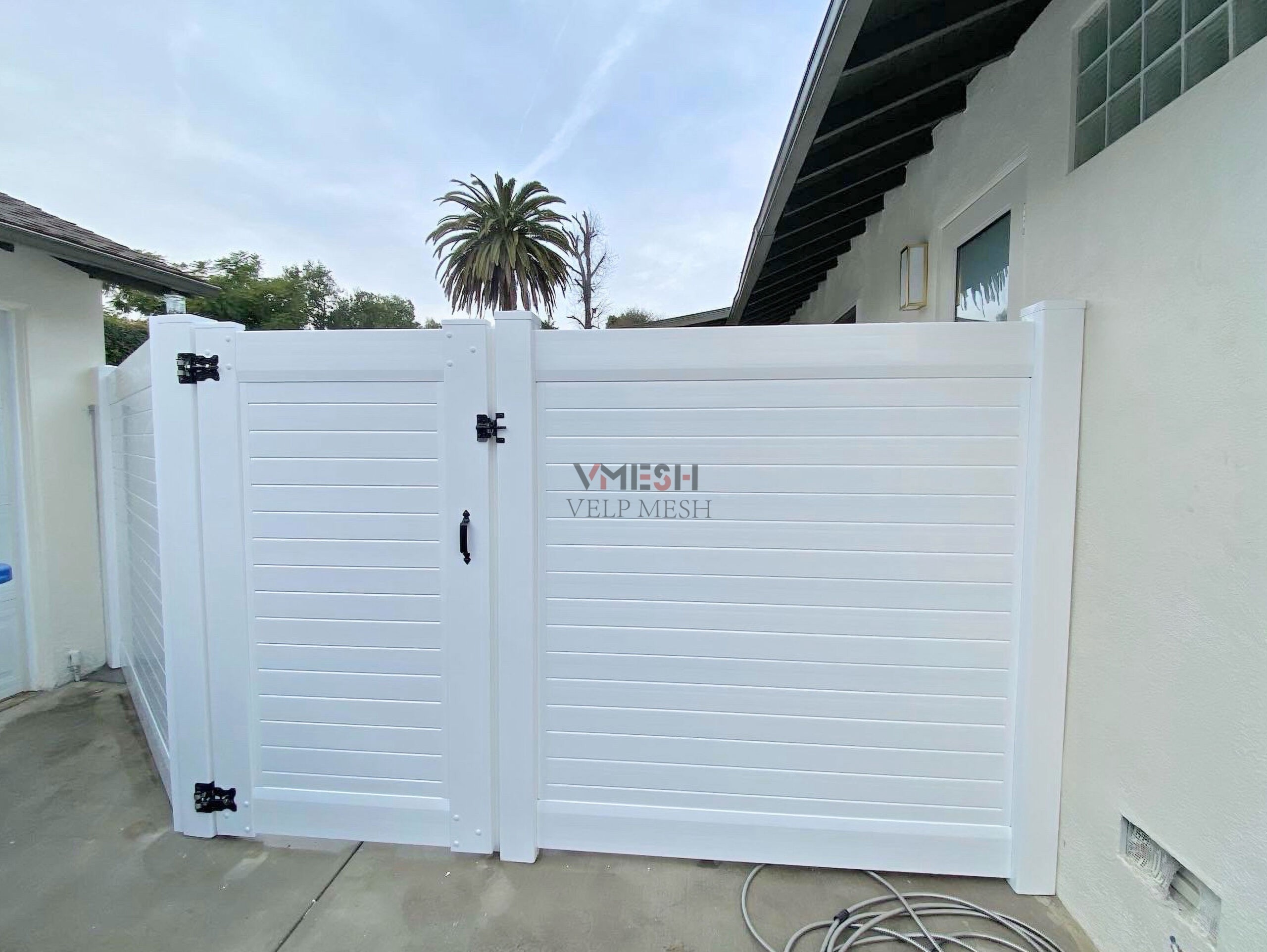 Courtyard Swimming Pool Custom Vinyl Fence 6x8ft