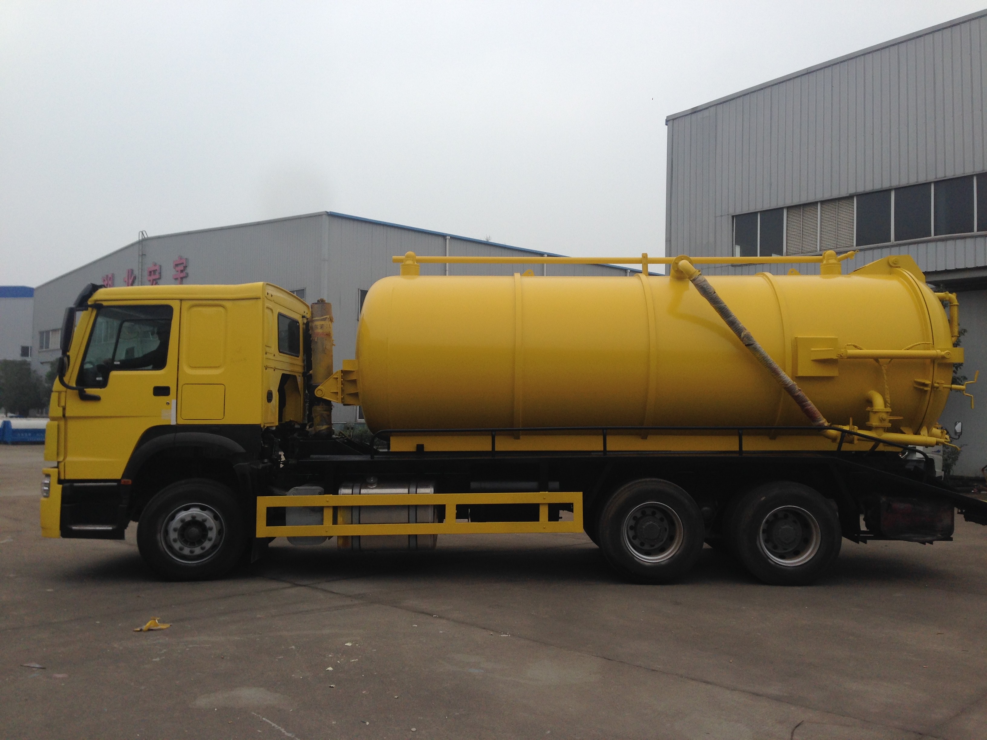 4m3 - 16m3 Sewage Sewage Suction Truck Dumping System With High Pressure Italian Jurop