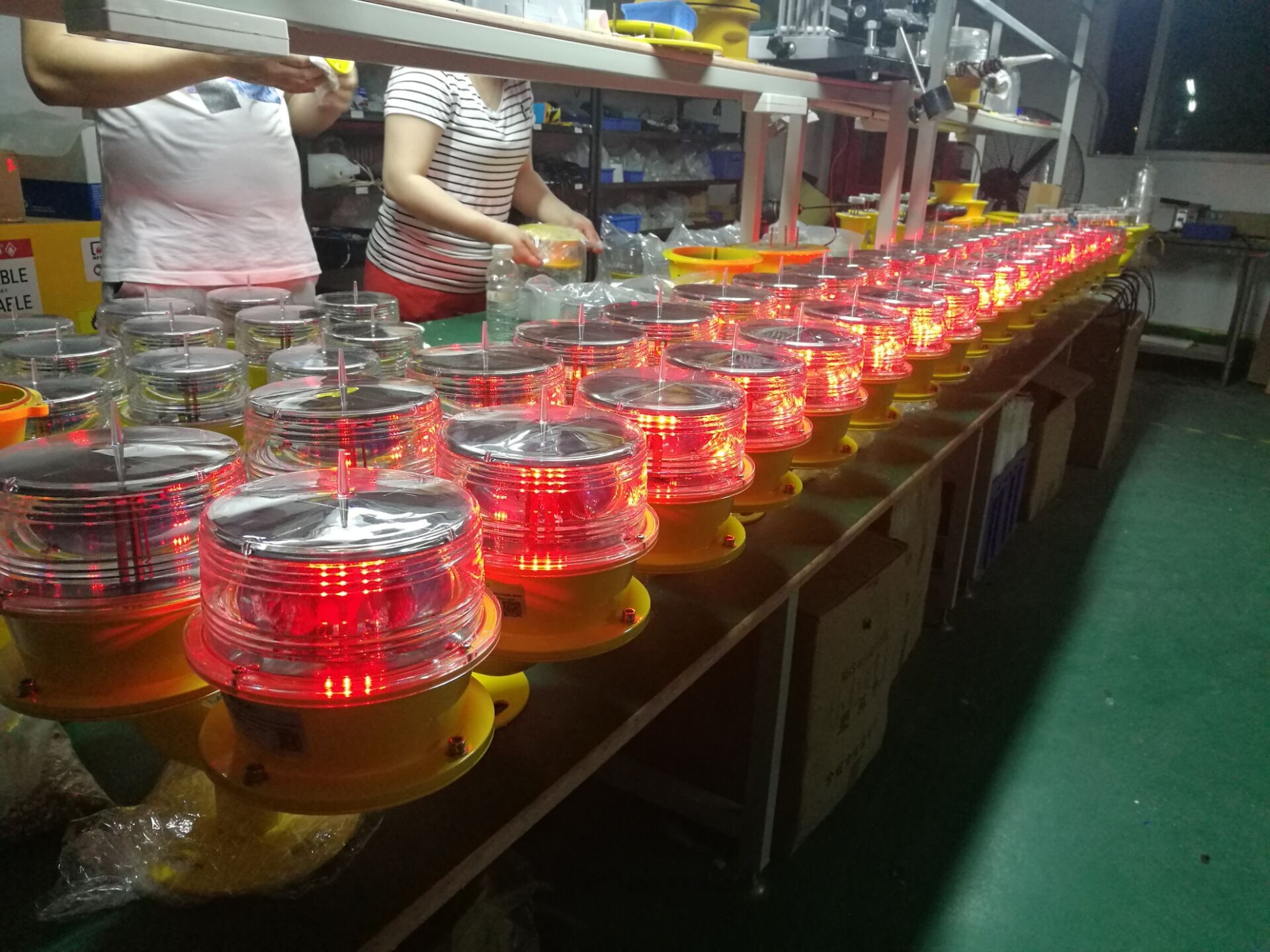 Low - Intensity Solar Aviation Obstruction Light