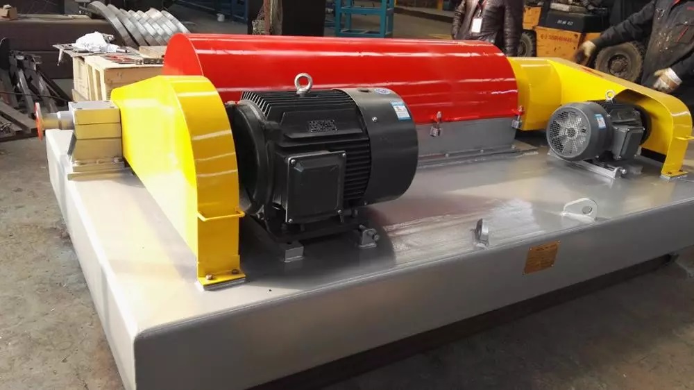 4.5-75kw Centrifugal Water Treatment Machine with Horizontal Spiral Centrifugal Filter