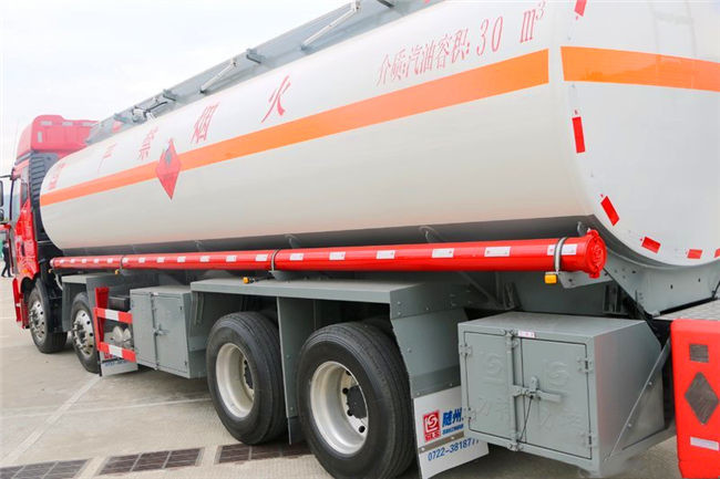Large Capacity Tanker Truck 8x4 FAW Diesel Fuel Storage Tank Truck Euro III