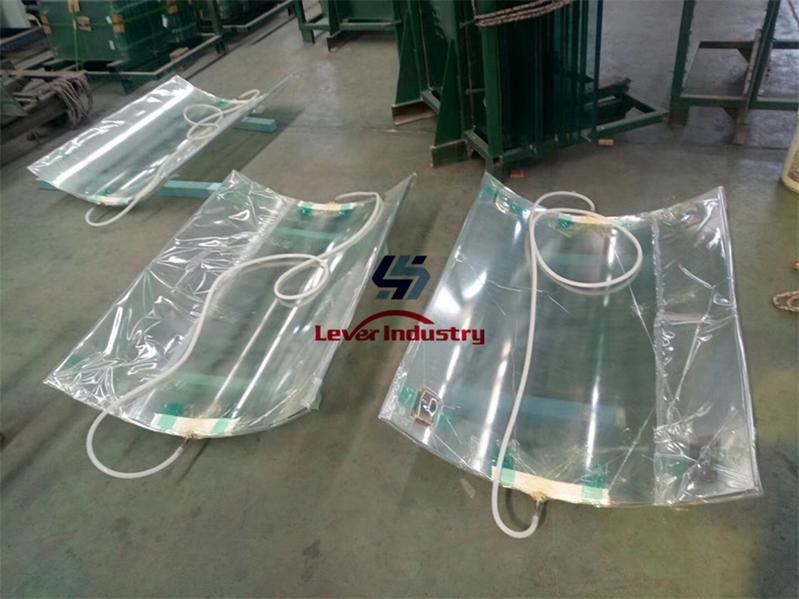 Vacuum polyester release film with high temperature for laminated glass