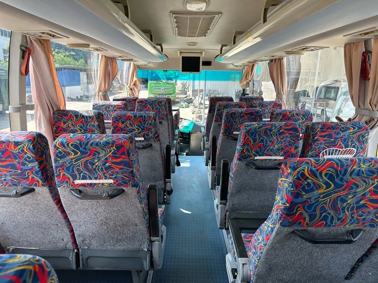 Used Transit Bus Yuchai Engine Airbag Suspension 33 Seats Manual Transmission 2nd Hand Higer KLQ6796 With A/C