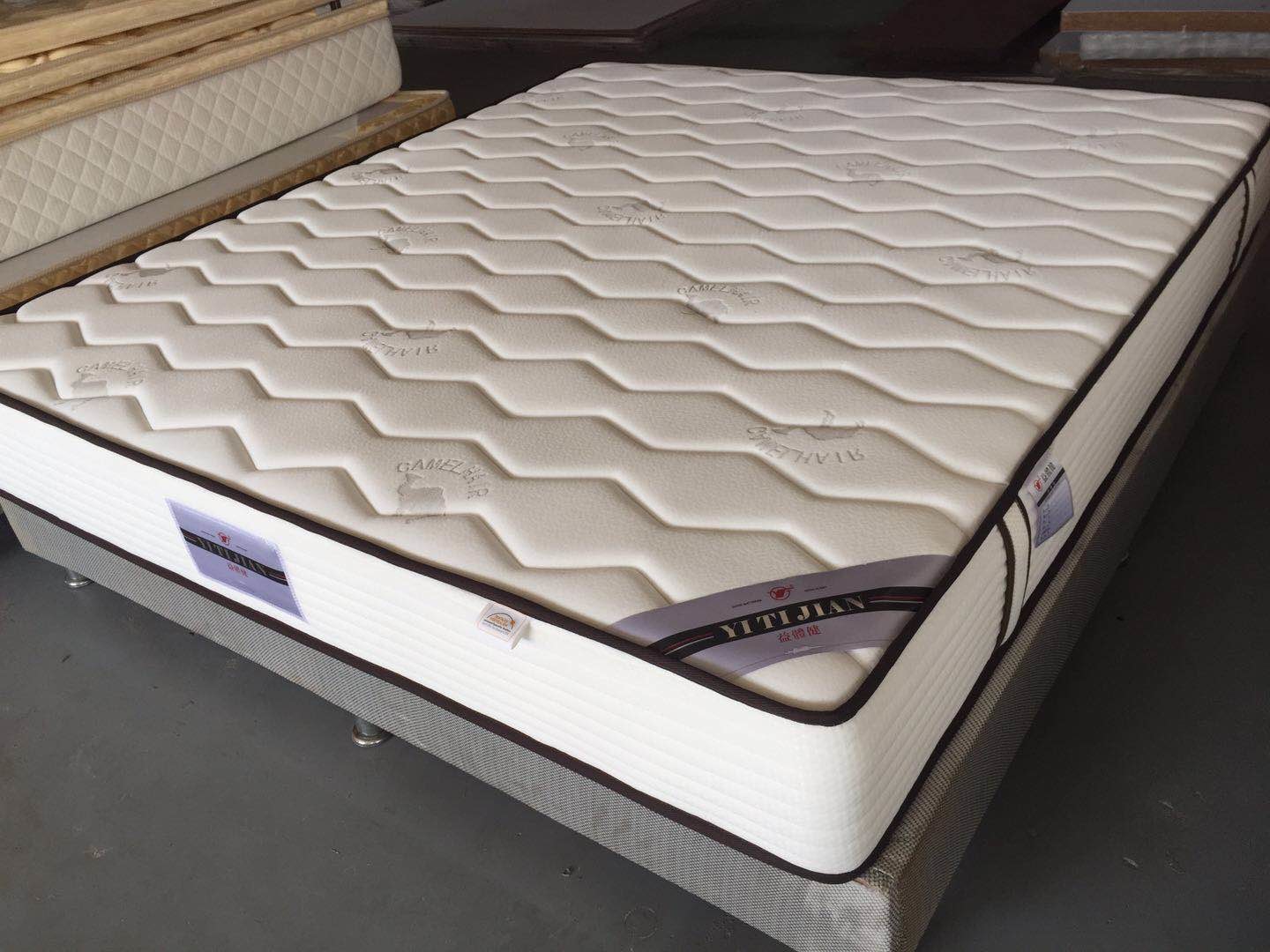 Bamboo Memory Foam Roll Up Bed Mattress King Size for Home / Hotel / VIP Room