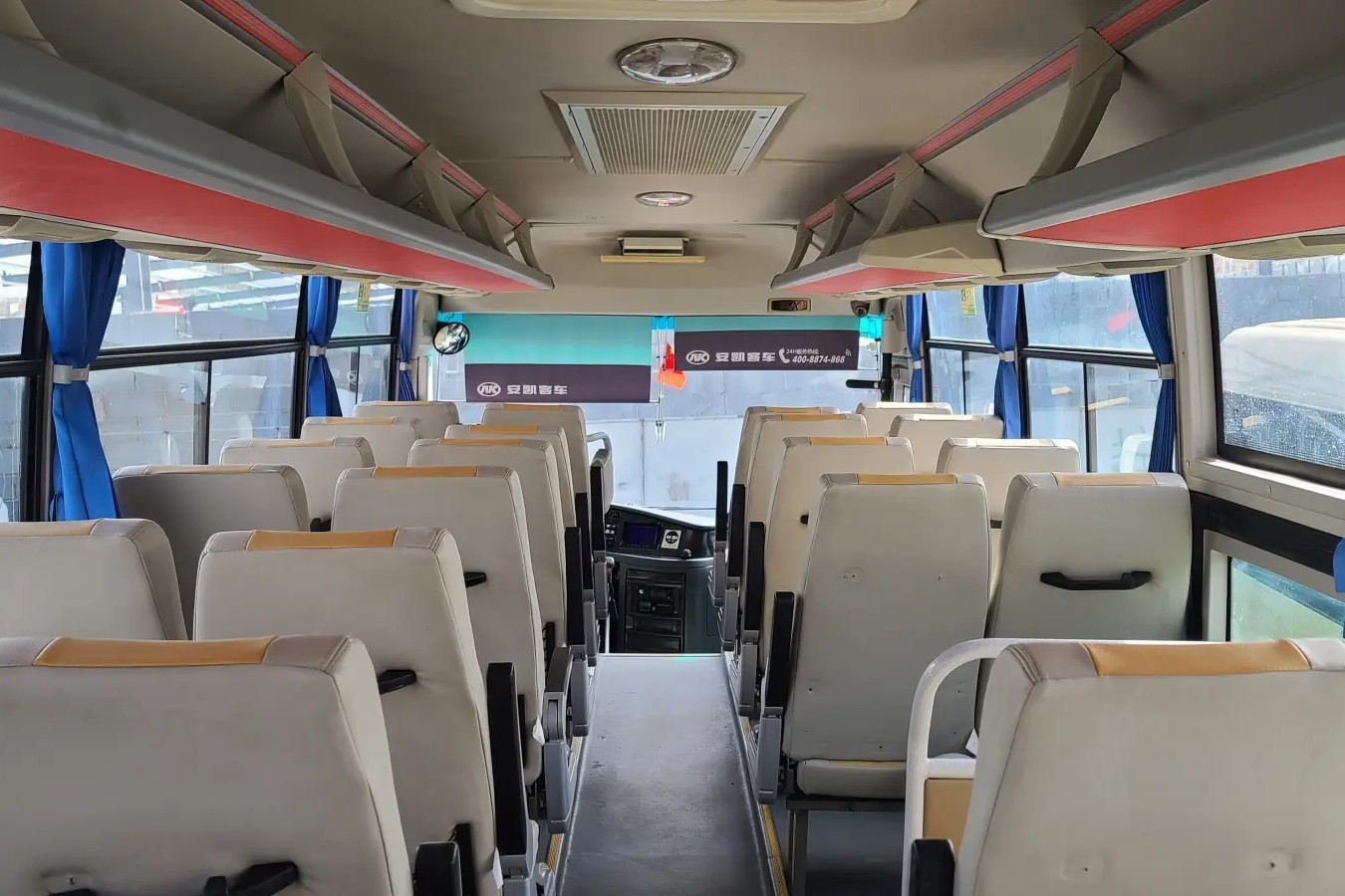 Used Bus And Coach Yuchai Engine Sliding Window 36 Seats Middle Door Ankai Bus HFF6909