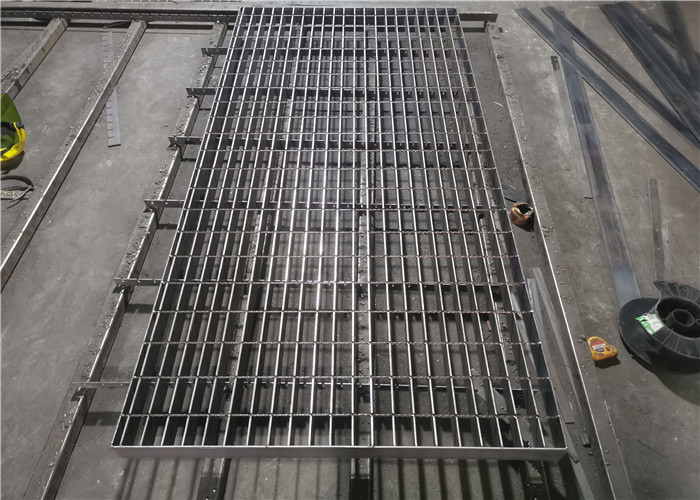 USA Standard 6mm Welded Steel Grating Platform For High Tower Drain Cover
