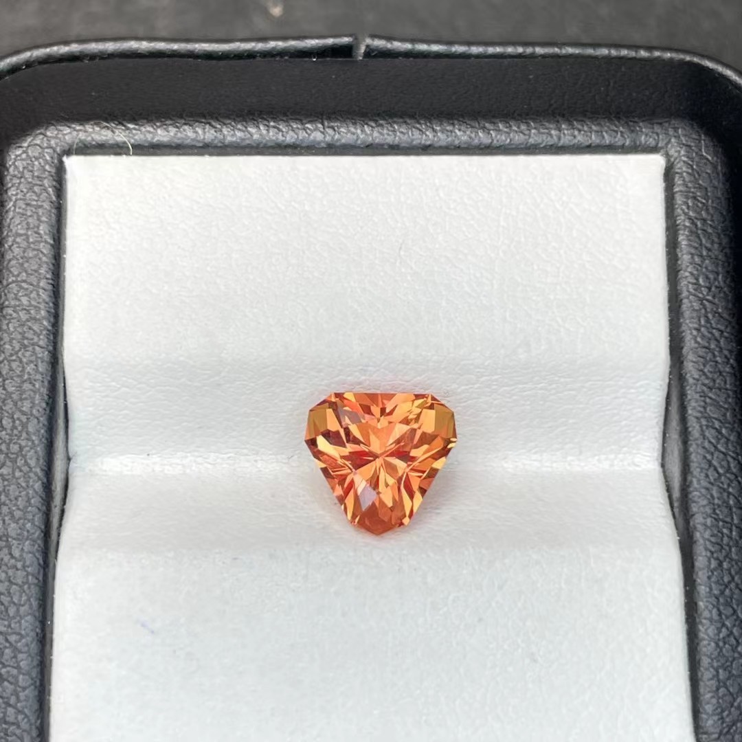 Customized CZ Yellow Sapphire Gem For Earring Elegant As Birthday Gifts