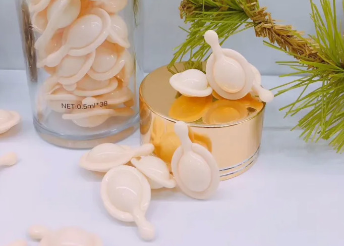 6 Inch Middle Servo Motor Cosmetic Soft Gelatin Capsule Manufacturing Machine For Skin Care Products