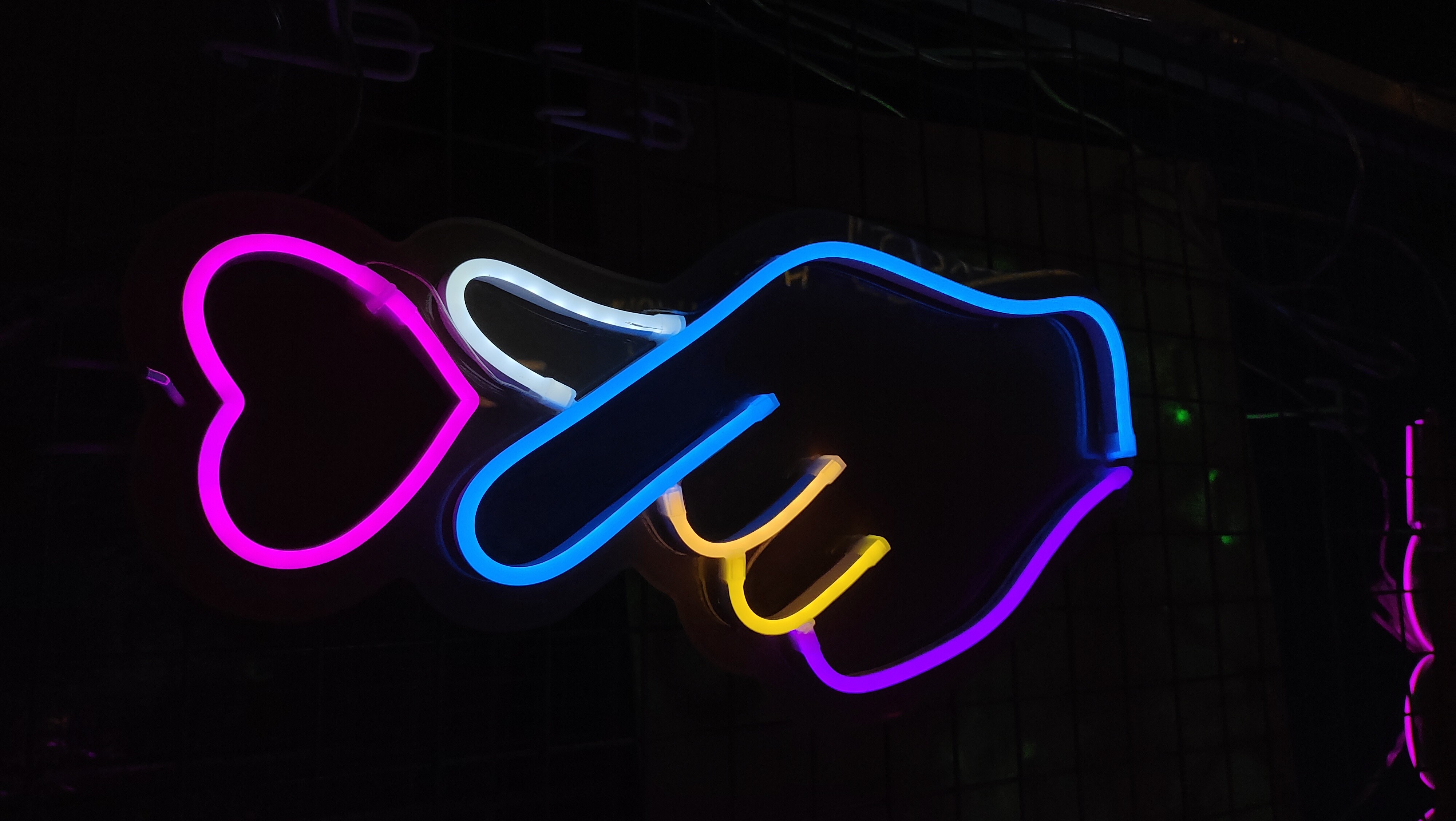 Custom finger heart neon sign men cave bedroom Dorm wall lighting deco