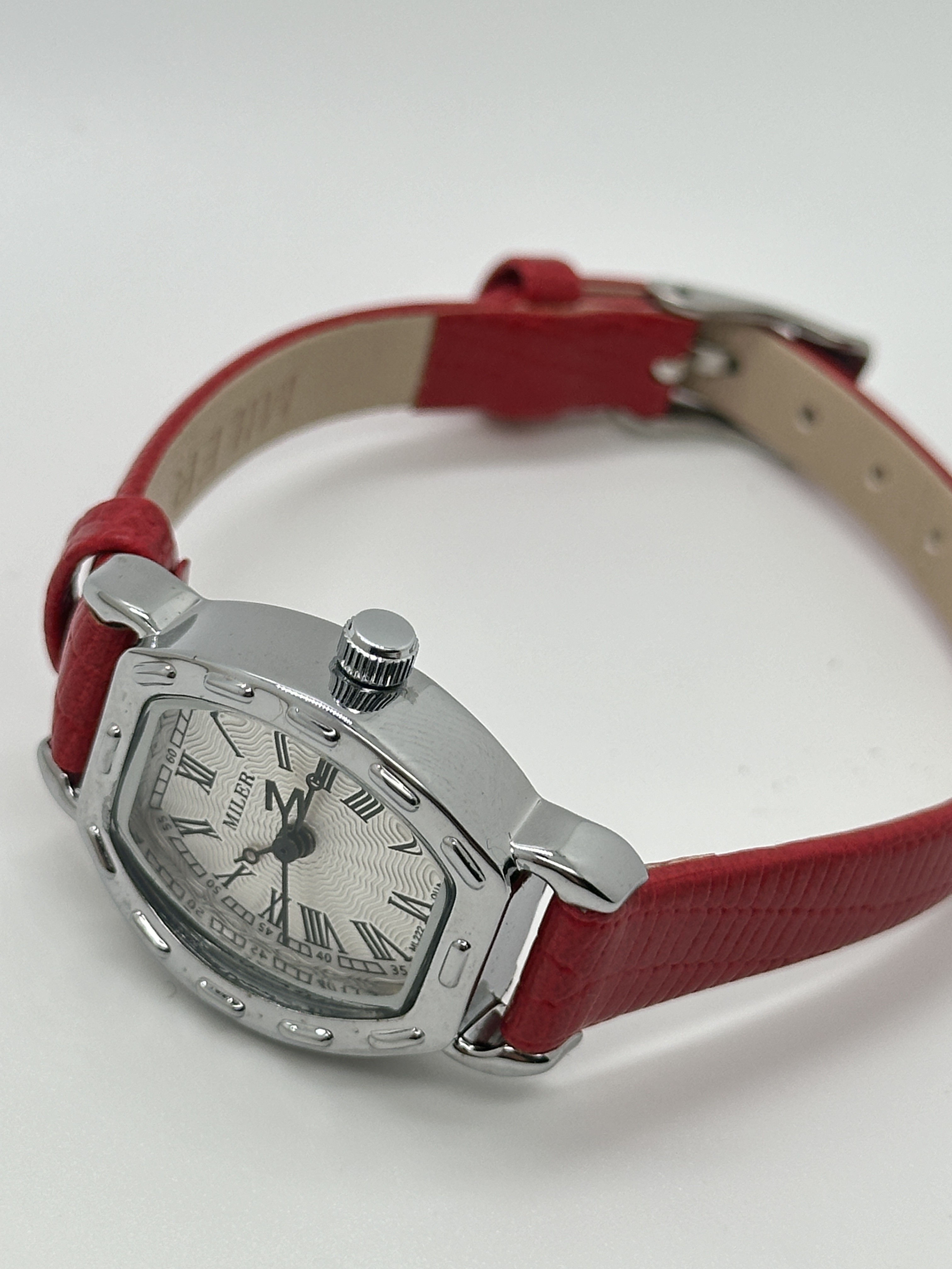 Leather Band White Dial Lady Quartz Watch Scratch Resistant With Luminous Hands