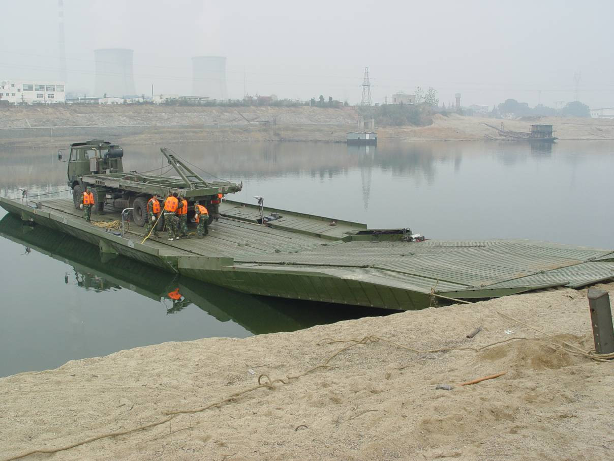 Power pontoon bridge\Power floating bridge