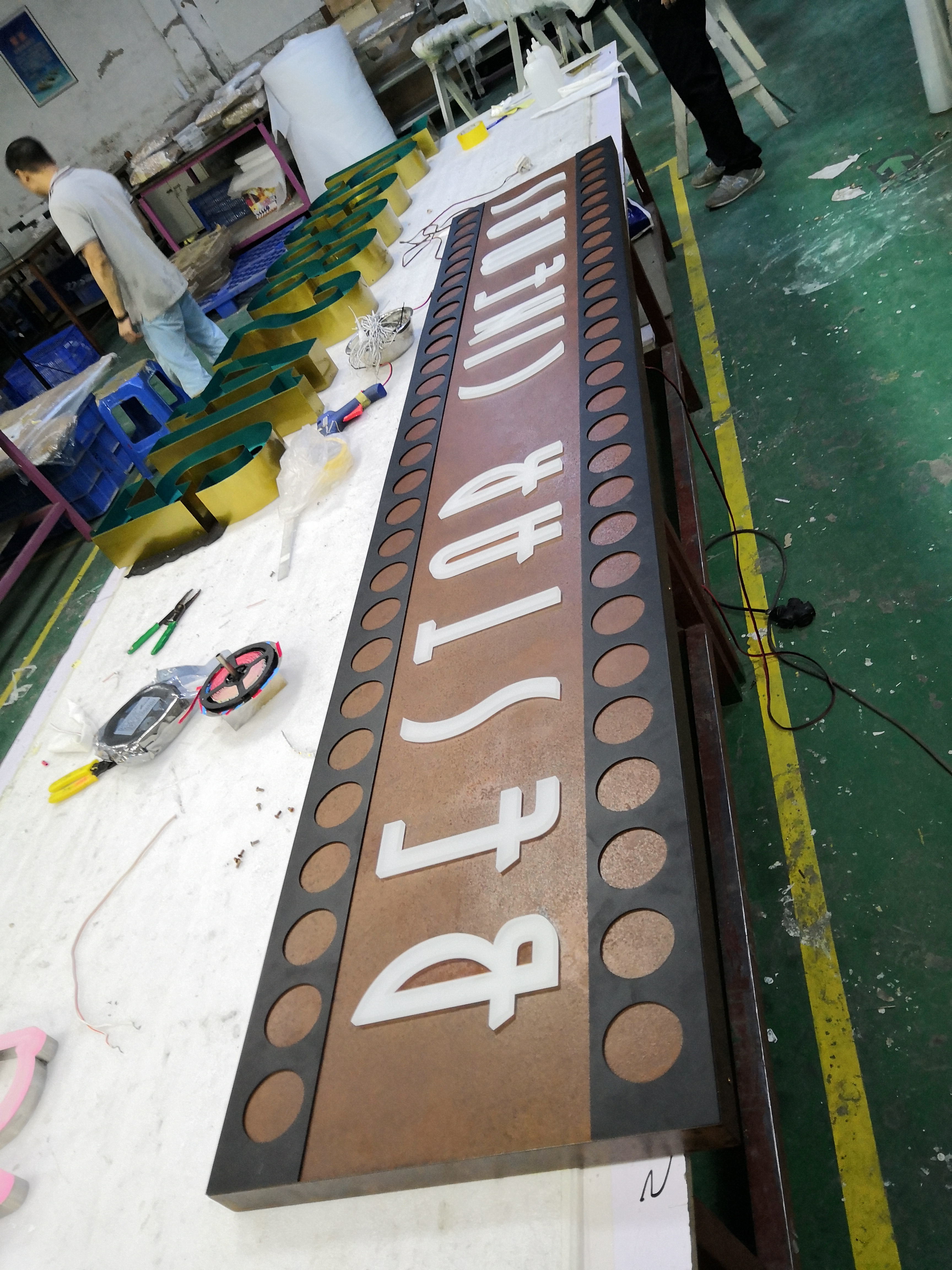 Custom 3D LED Letter Signs Aluminum / Acrylic Material 50000 Hours Lifetime