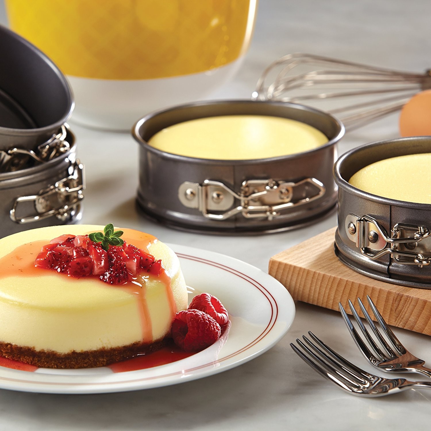Novelty Nonstick Bakeware 4-Piece Springform Pan Set, Mini, Gray