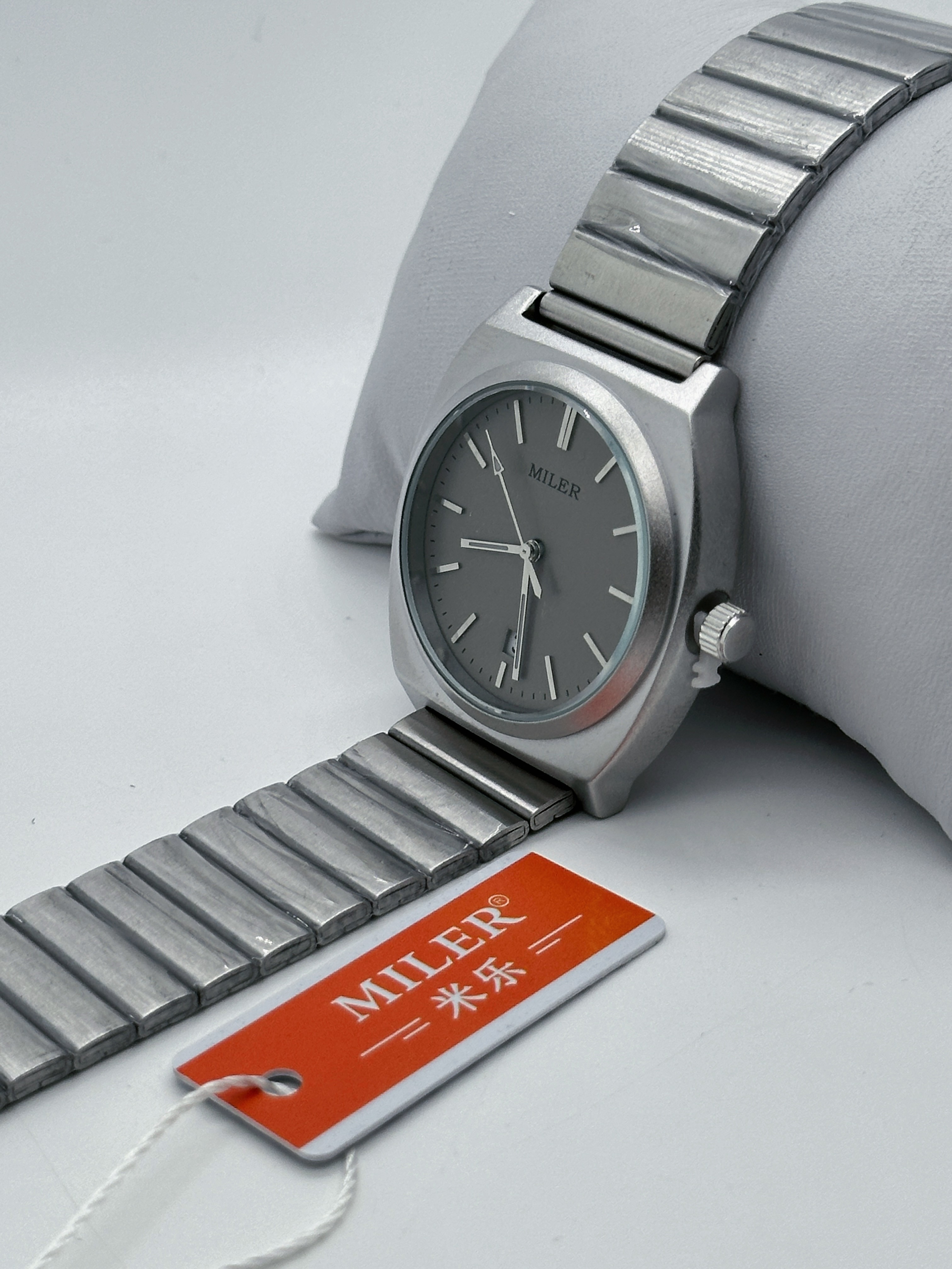 Classic Analog Stainless Steel Strap Watch Round Luminous Dial Mens Silver Strap Watch