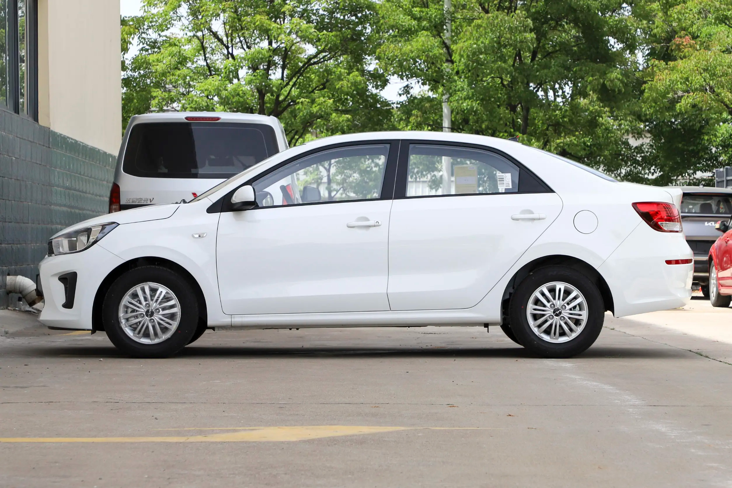 KIA PEGAS 2020 1.4L Automatic Comfortable Sunroof Version Fuel Petrol Sedan Sunroof Comfortable R14 Tire Size Cars