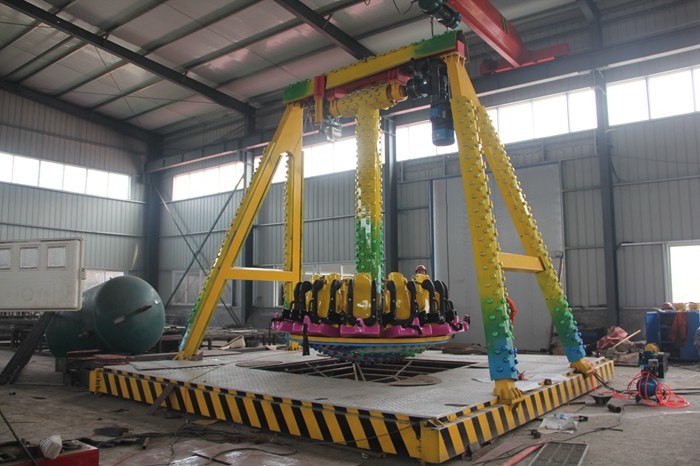 Indoor 12 Seats Big Pendulum Ride FRP Material With Circular Gondola