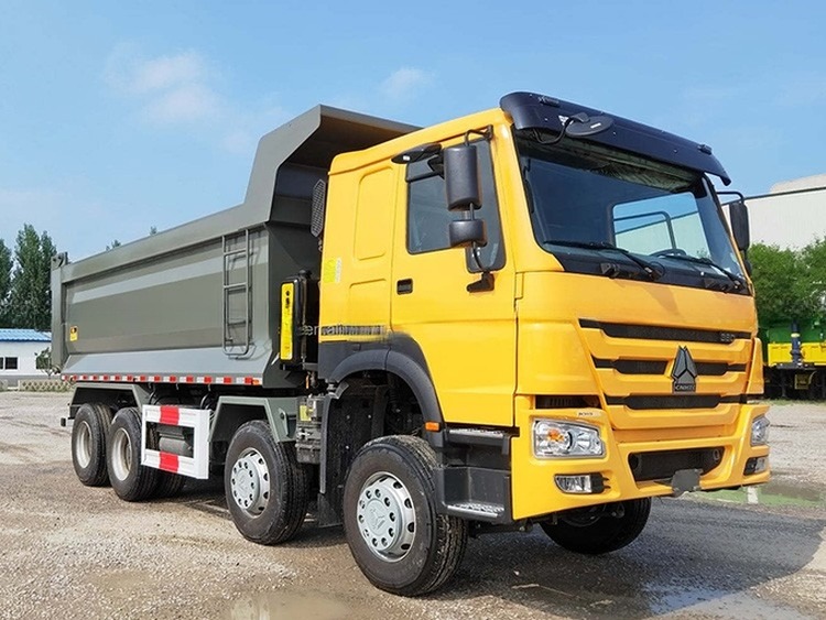 Howo Euro 4 380hp 8x4 Dump Truck with ZF8118 Steering System and 50 Ton Capacity
