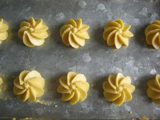 Wire Cut Cookie Making Machine 200kgs Per Hour Commercial Cookie Depositor