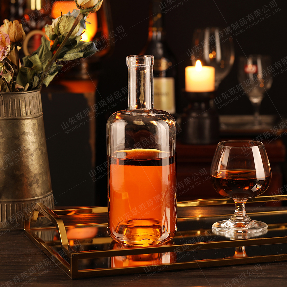 Customized Glass Bottle for XO Brandy Gin Vodka Rum 500ml Clear Screw Cap Cork Luxury