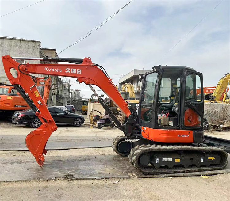 Good Condition Kubota KX163 Excavator 5 Ton in Japan with 0.22 m3 Bucket from Original