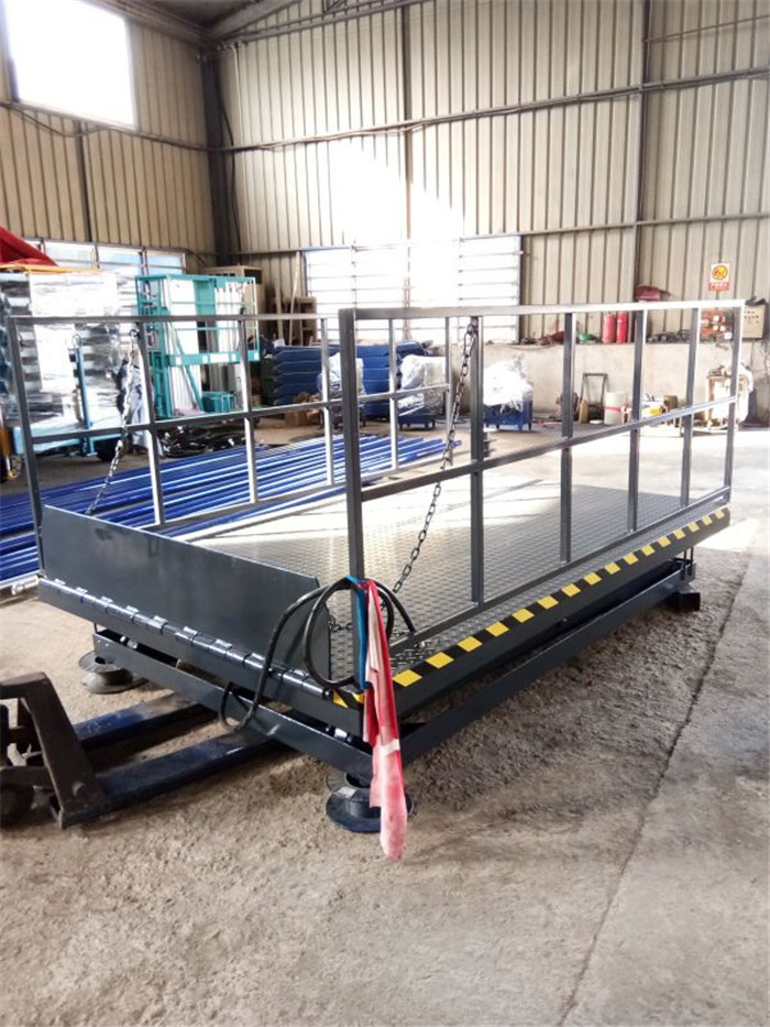 Warehouse Loading/Unloading Hydraulic Dock Lift, Handrail 1000mm For Handling Equipment Or Fork-lift