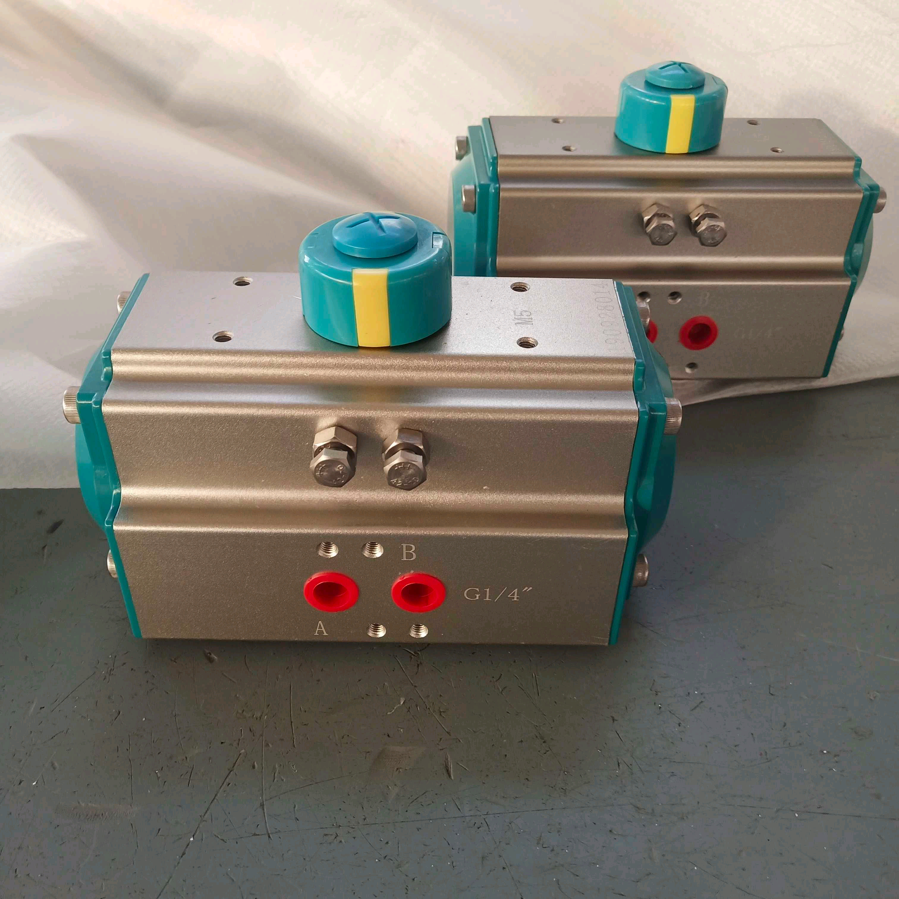 AT Series 5021 green color rack and pinion pneumatic actuator control valve