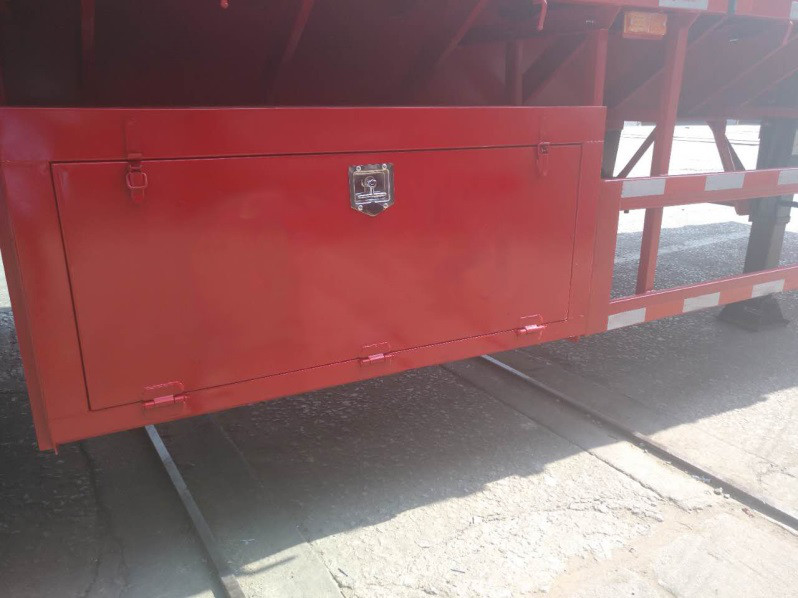 Heavy Duty Tri Axle Dump Truck , 50 Ton Flatbed Semi Truck Trailer For Container