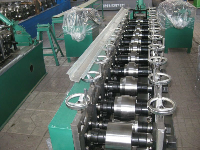 Steel Frame CZ Purlin Roll Forming Machine 18m/min 12 Rows