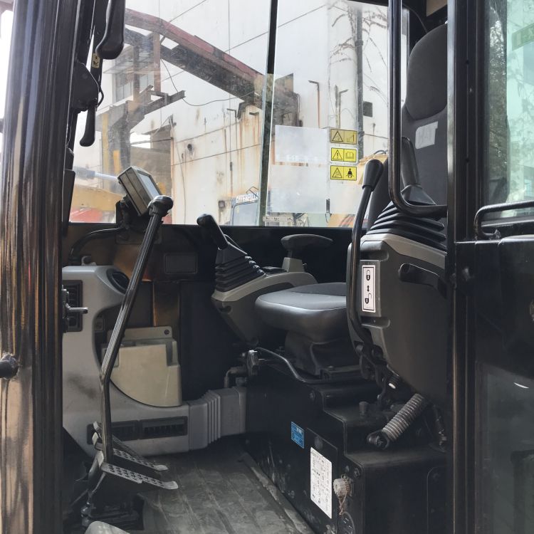 Japan Made Cat 306E2 Excavator 800 Working Hours 0.22m3 Bucket Capacity Made in Japan