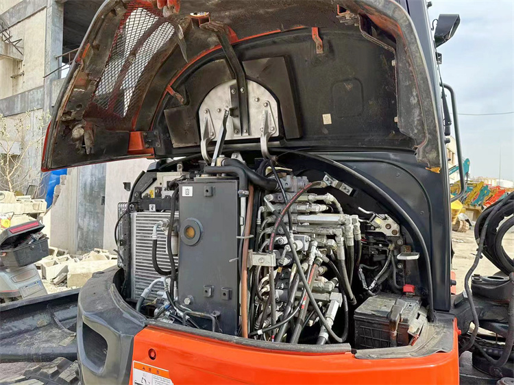 Good Condition Kubota KX163 Excavator 5 Ton in Japan with 0.22 m3 Bucket from Original
