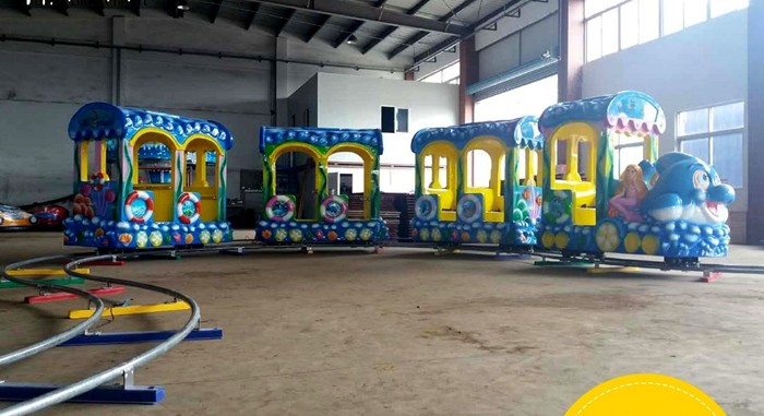 14 Seats Funfair Kiddie Train Ride With Gorgeous LED Lights And Exciting Music