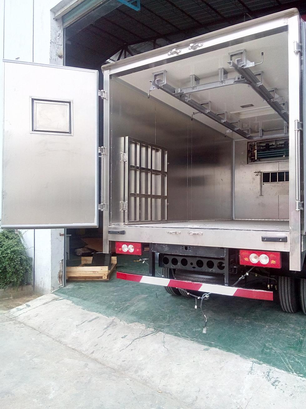 Refrigerated Meat Transport Truck Body Customizable Size For Stability Consistency