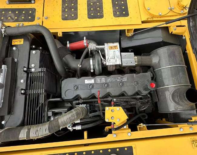 Komatsu PC220-8 Excavator Engine
