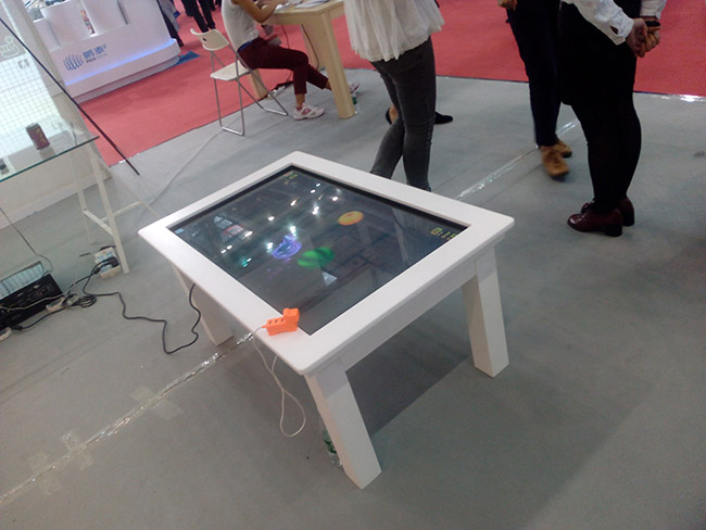 Lcd Interactive Smart Home Touch Screen Table Multi-Function Table With Computer For Kids / Family / Meeting