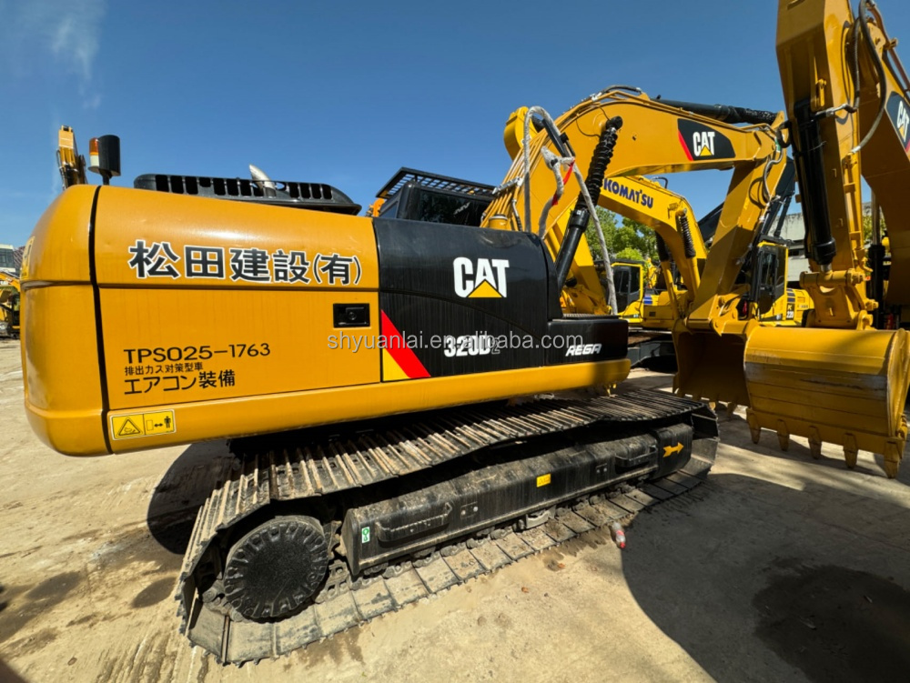 Strong Power and Soft Steel Design Second Hand CAT320 Excavator at Affordable