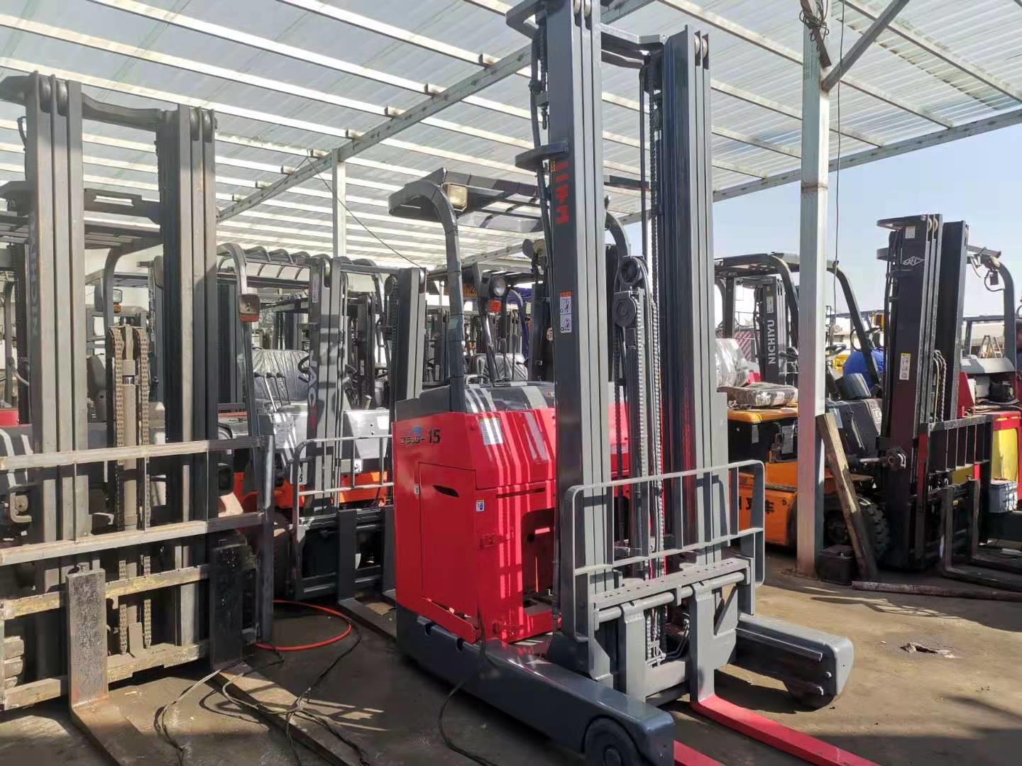 Three Fulcrum 1.8T Second Hand Toyota Forklifts Forward Moving