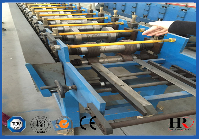 Shutter Edge Covering Rolling Forming Machine With Track Cutting 5.5 KW 380V 50HZ