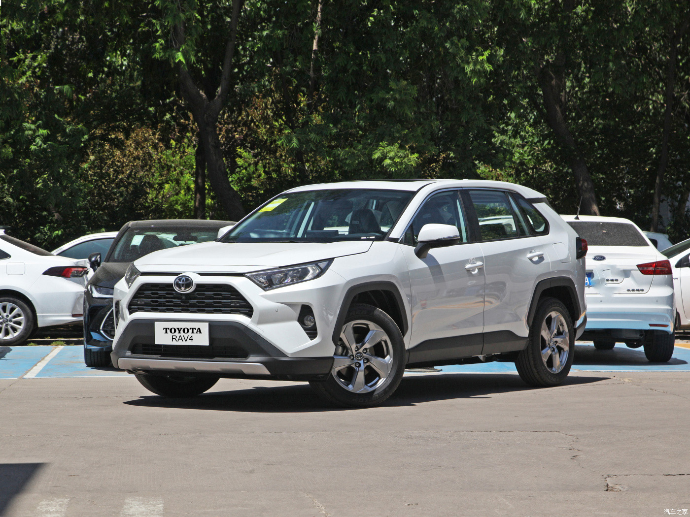 Leather Seats TO-YOTA RAV4 Gas Powered Vehicle for Adults 0km Used Cars 2023 2024 Popular Design