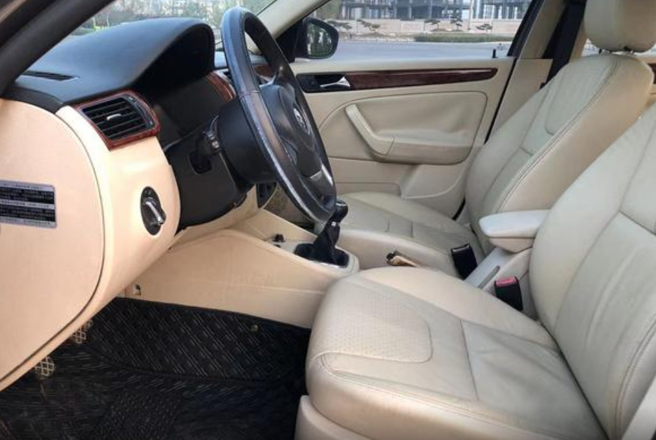 Bora 2011 1.6L Manual Comfort FAW-Volkswagen Compact Car Gasoline 1.6L 105HP L4 5-speed Manual